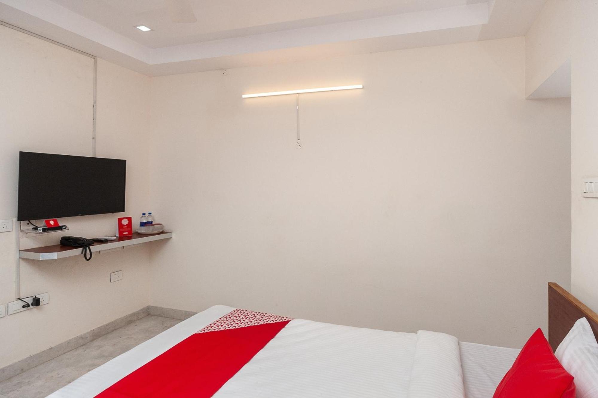 Super Hotel O Le Mint Omr Csennai Kültér fotó